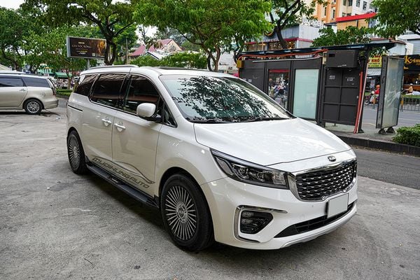 Gắn Bệ Bước Chân Chất Lượng Cho Xe Kia Sedona 2020