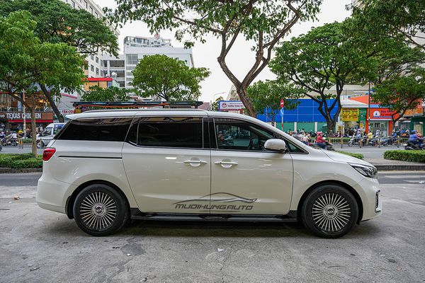 Gắn Bệ Bước Chân Chất Lượng Cho Xe Kia Sedona 2020