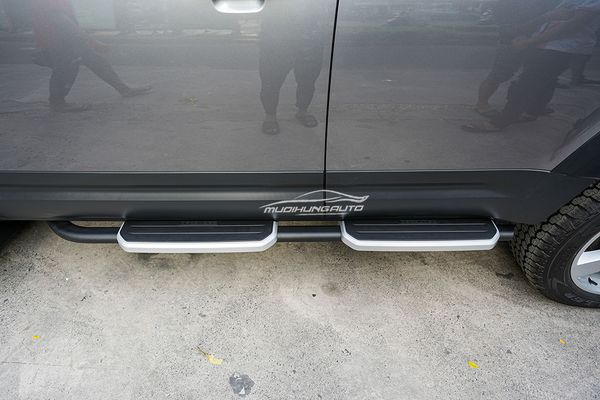 Lắp Bệ Bước Chân Cao Cấp Cho Xe Land Rover Defender 2022
