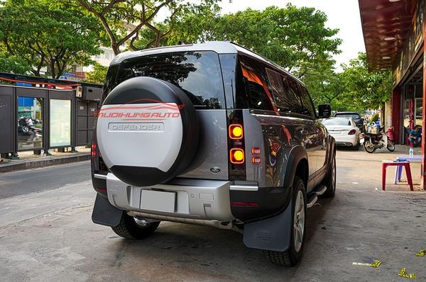 Gắn Ốp Lốp Dự Phòng Cao Cấp Cho Xe Land Rover Defender 2022