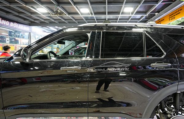 Lắp Phụ Kiện Ốp Tay Cầm Và Chén Cửa Cho Xe Ford Explorer 2022