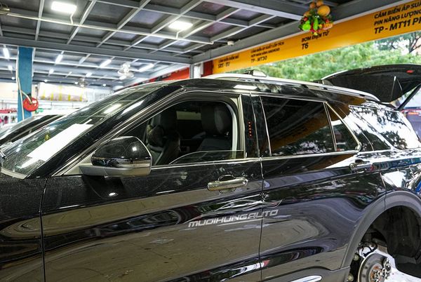 Lắp Phụ Kiện Ốp Tay Cầm Và Chén Cửa Cho Xe Ford Explorer 2022