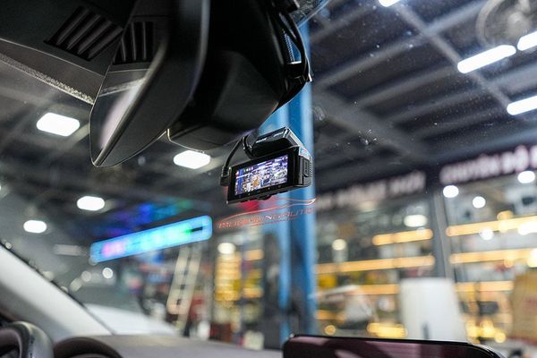 Gắn Camera Hành Trình Vietmap Speedmap M1 Cho Xe Mazda Cx30 2022