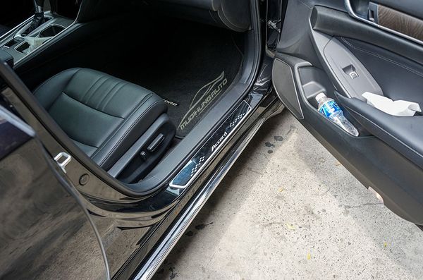 Lắp Nẹp Bước Chân Có Đèn Cho Xe Honda Accord 2022