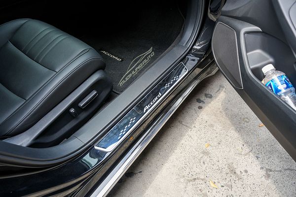 Lắp Nẹp Bước Chân Có Đèn Cho Xe Honda Accord 2022