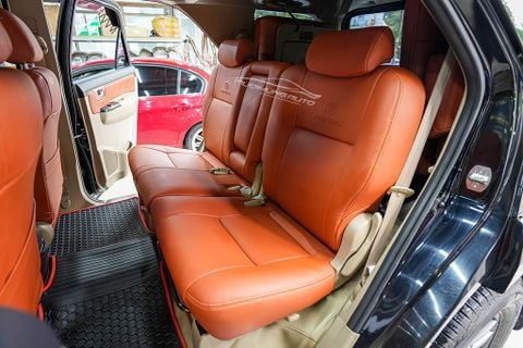 Bọc Ghế Da Và Tapi Cửa Cho Xe Toyota Fortuner 2015