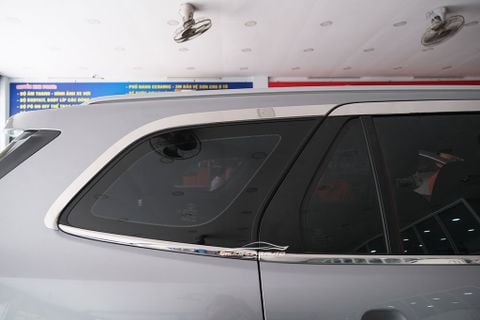 Lắp Viền Chân Kính Cao Cấp Cho Xe Ford Everest
