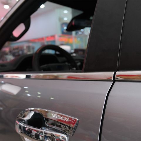 Lắp Viền Chân Kính Cao Cấp Cho Xe Ford Everest