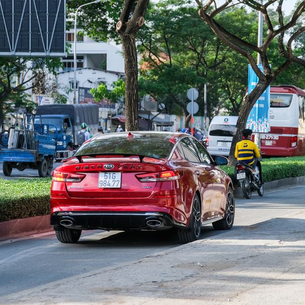 ĐUÔI CÁ /ĐUÔI GIÓ CÓ ĐÈN KIA K5/OPTIMA TẠI TP.HCM