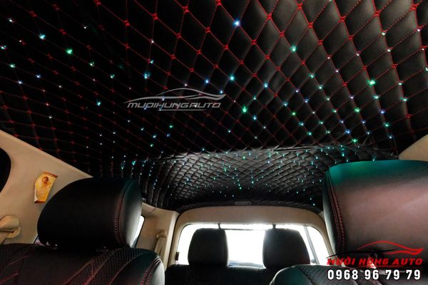 Độ LED Trần Sao Rơi Độc Đáo Xe Ford Everest