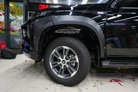 Gắn Ốp Cua Bánh Cao Cấp Cho Xe Mitsubishi Triton 2022