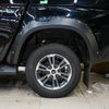 Gắn Ốp Cua Bánh Cao Cấp Cho Xe Mitsubishi Triton 2022