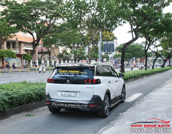 Gắn Bệ Bước Mẫu 03 Sọc Có Chữ Chính Hãng Xe Peugeot 5008