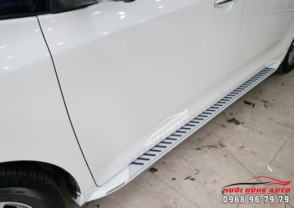 Gắn Bệ Bước Mẫu Sọc Mới Xe Toyota Sienna 2020 - 2021