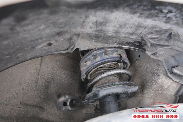 Gắn Đệm Giảm Chấn TTC Cho Suzuki Swift Giá Tốt