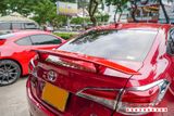 Gắn đuôi cá có đèn cao cấp cho xe Toyota Vios