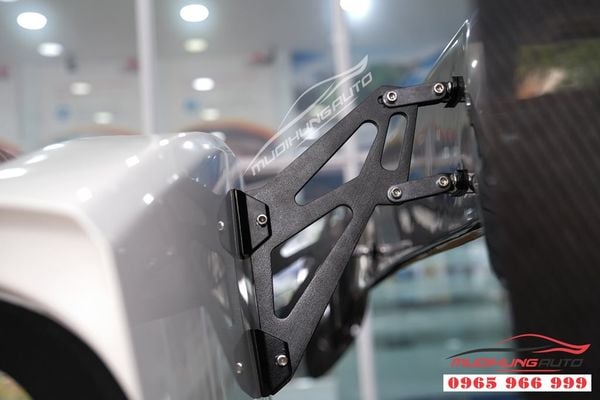 Gắn Đuôi Cá Carbon Mẫu Thể Thao Cho Xe Kia K5
