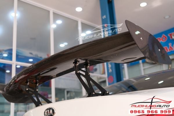Gắn Đuôi Cá Carbon Mẫu Thể Thao Cho Xe Kia K5