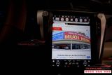 Gắn DVD Toyota Camry mẫu Tesla  giá rẻ