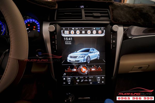 Gắn DVD Toyota Camry mẫu Tesla  giá rẻ