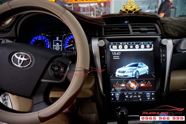 Gắn DVD Toyota Camry mẫu Tesla  giá rẻ
