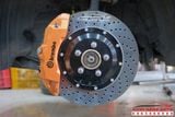 Gắn Hệ Thống Phanh Đĩa Brembo Chính Hãng Cho Xe Ô Tô