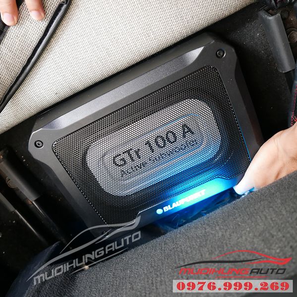 Gắn Loa Sub Gầm Ghế Blaupunkt GTR 100A Xe Mazda 2