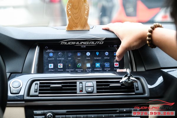 Gắn Màn Hình DVD Android Xe BMW 520I Zin Theo Xe