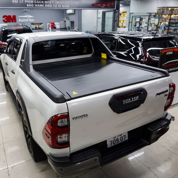 Gắn Nắp Thùng Cuộn Điện Cho Toyota Hilux 2021 Hiệu Option 4x4 Cao Cấp