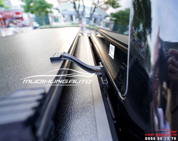 Nắp Thùng Gập 3 Tấm Thể Thao Cho Xe Ford Raptor