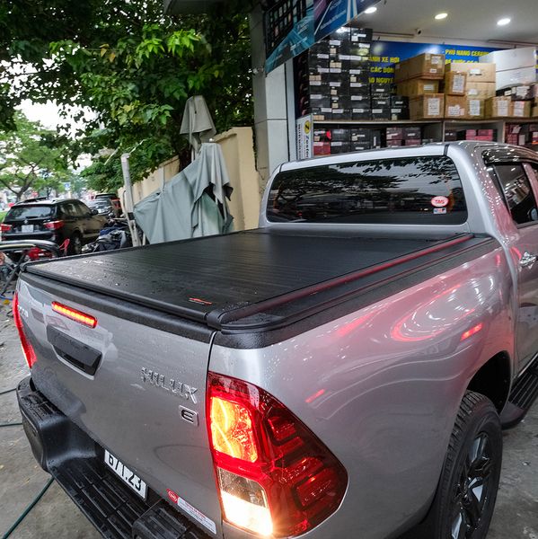 Gắn Nắp Thùng Cho Xe Toyota Hilux Cao Cấp