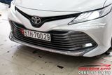 Gắn nẹp cản trước chính hãng giá rẻ xe Toyota Camry 2020