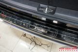 Lắp Nẹp Cốp Sau Phần Sơn Mẫu Titan Cho Xe Mitsubishi Xpander 2022