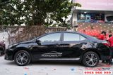 Gắn nẹp ốp hông cho Toyota Altis 2019-2020