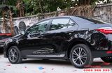 Gắn nẹp ốp hông cho Toyota Altis 2019-2020