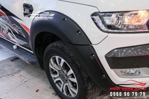 Gắn Ốp Cua Bánh Thể Thao Cho Ford Ranger Tại TPHCM