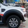 Gắn Ốp Cua Bánh Thể Thao Cho Ford Ranger Tại TPHCM