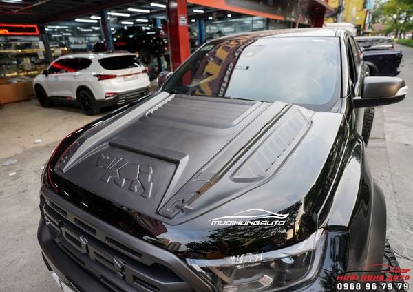 Gắn Ốp Nắp Capo Cho Xe Ford Raptor Siêu Ngầu