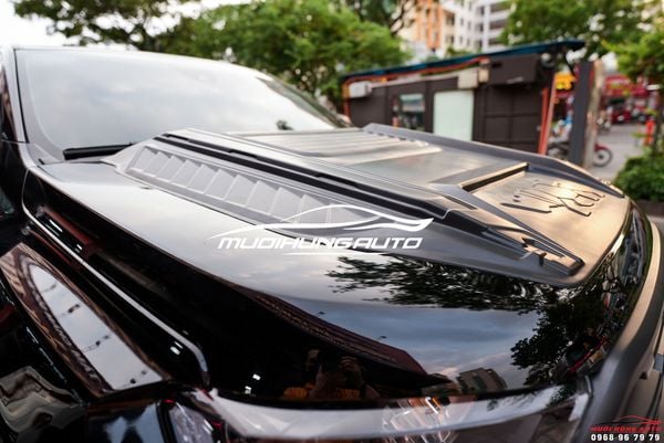 Gắn Ốp Nắp Capo Cho Xe Ford Raptor Siêu Ngầu