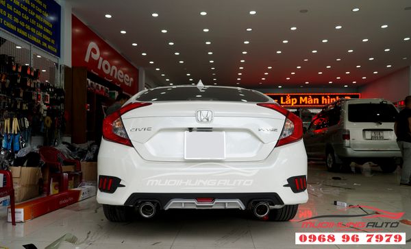 Honda Civic Độ Pô Akrapovic Đơn Chính Hãng