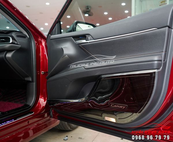 Gắn Chống Trầy Cốp Và Ốp Gỗ Nội Thất Sang Trọng Xe Camry 2019
