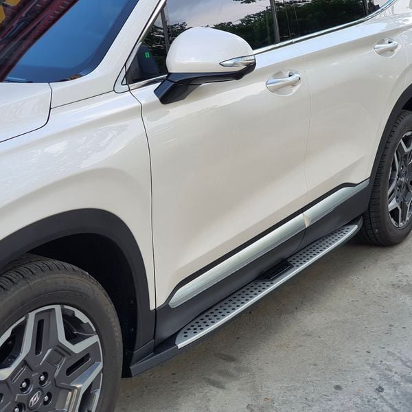 Phụ Kiện Bệ Bước Mẫu Chấm Bi Cao Cấp Xe Santafe 2021