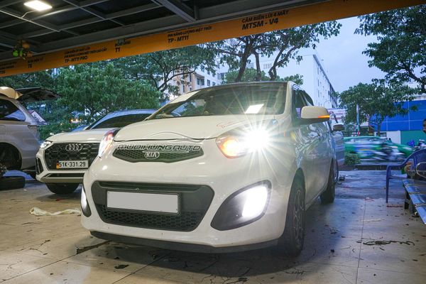 Độ Đèn Bi LED Domax X-LED Pro Và Vòng Angel Eyes Mẫu BMW Cho Xe Kia Morning