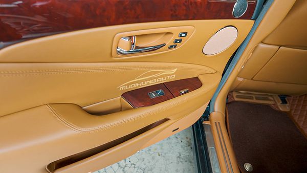 Đổi Màu Nội Thất Cho Xe Lexus LS460L