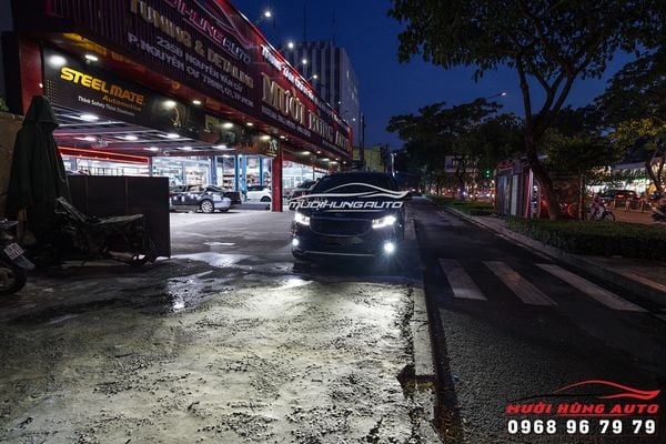 Độ Bi LED Đèn Pha Và Đèn Gầm Hiệu Aozoom Cho Kia Sedona Tại TPHCM