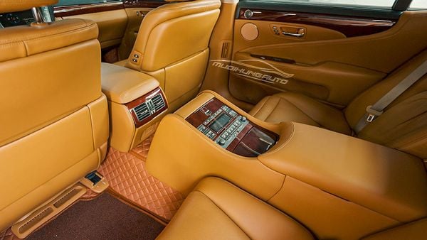 Đổi Màu Nội Thất Cho Xe Lexus LS460L