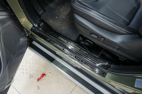 Lắp Bệ Bước Chân Hỗ Trợ Lên Xuống Xe Subaru Forester 2022