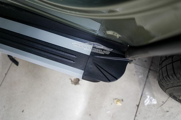 Lắp Bệ Bước Chân Hỗ Trợ Lên Xuống Xe Subaru Forester 2022