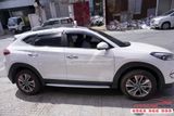 Lắp bệ bước chân mẫu chấm bi cho Hyundai Tucson 2019