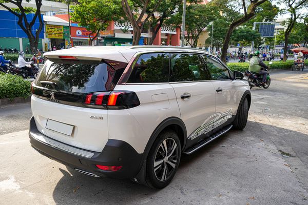 Lắp Bệ Bước Chân Mẫu Thaco Cho Xe Peugeot 5008 2019 - 2020